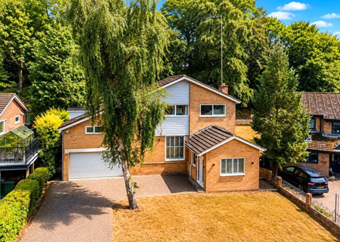 4 Bedroom Detached House For Sale In Dingle Dell, Leighton Buzzard, Bedfordshire, LU7