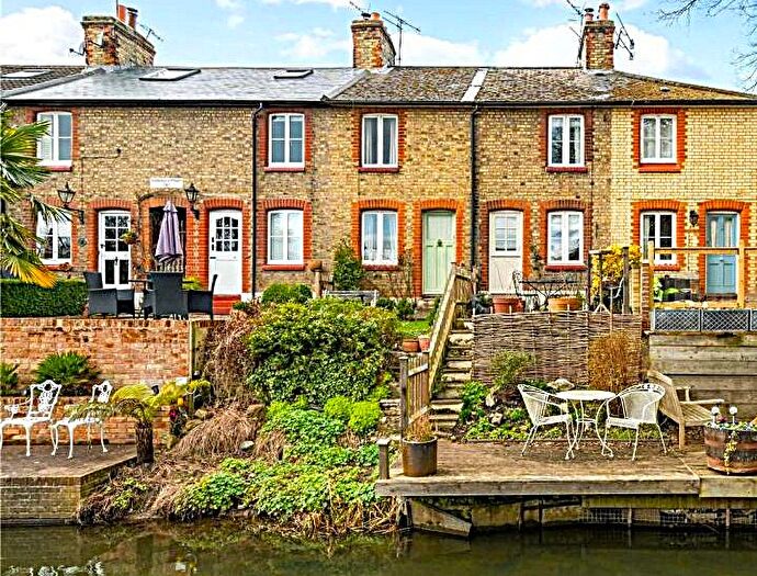 2 Bedroom Cottage For Sale In Crown Road, Shoreham, TN14