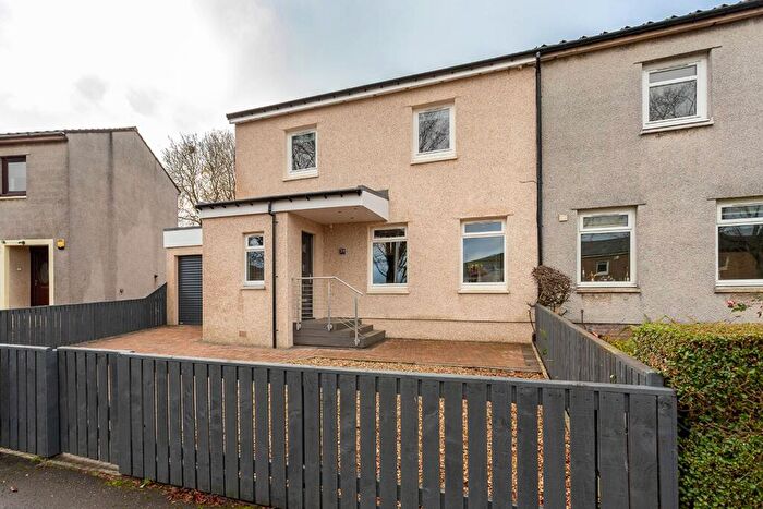 3 Bedroom Semi Detached House For Sale In Lomond Gardens, Kirkcaldy, KY2