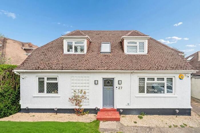 3 Bedroom Detached Bungalow To Rent In Latimer Close, Little Chalfont, HP6
