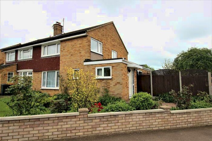 3 Bedroom Semi-Detached House To Rent In Rowallen Drive, Bedford, MK41