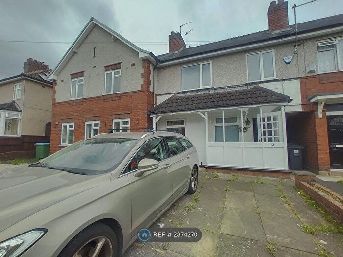 3 Bedroom Semi-Detached House To Rent In Meadow Walk, Cradley Heath, B64