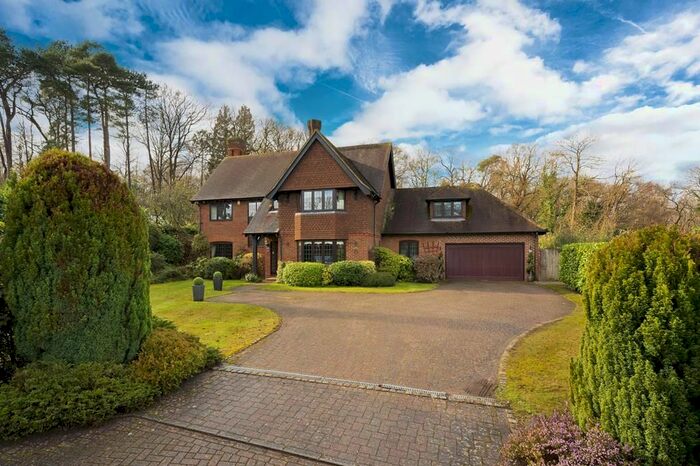 5 Bedroom Detached House To Rent In Chaworth Close, Ottershaw, KT16