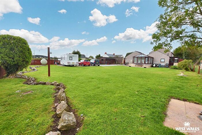 3 Bedroom Link Detached House For Sale In The Gables, Hundleton, Pembroke, SA71