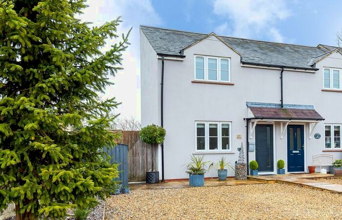 2 Bedroom Cottage For Sale In Moorsights, Oddington, Kidlington, OX5