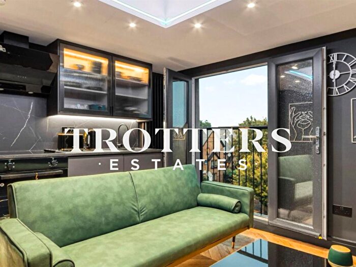 1 Bedroom Terraced House To Rent In Tollgate Road, London, E6