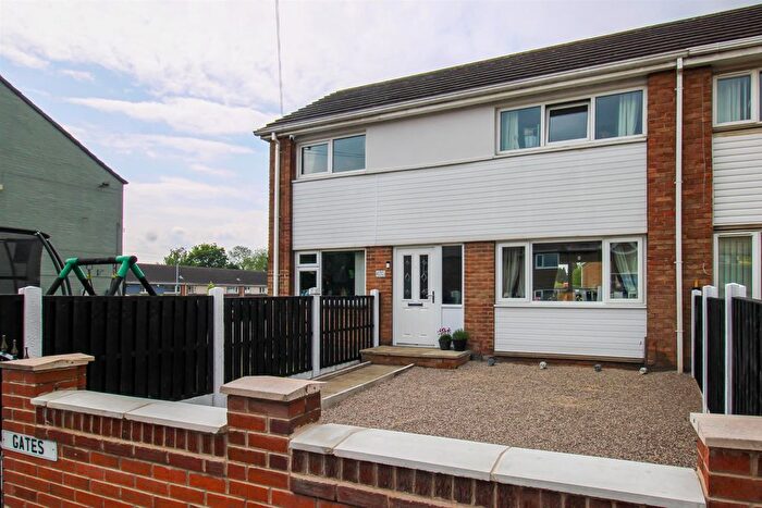 2 Bedroom End Terrace House For Sale In Alverthorpe Road, Wakefield, WF2