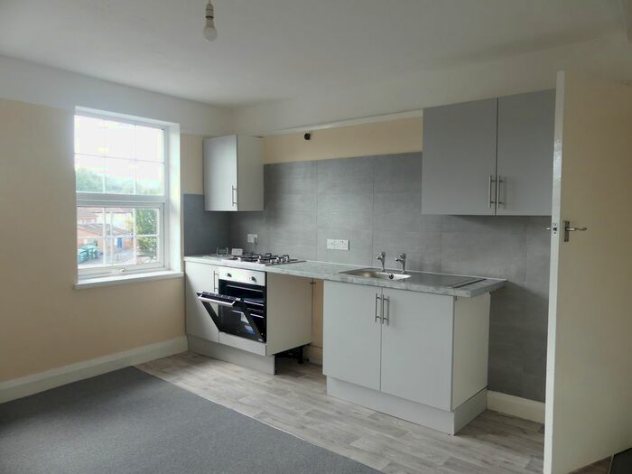 2 Bedroom Maisonette To Rent In Cranley Parade, London, SE9