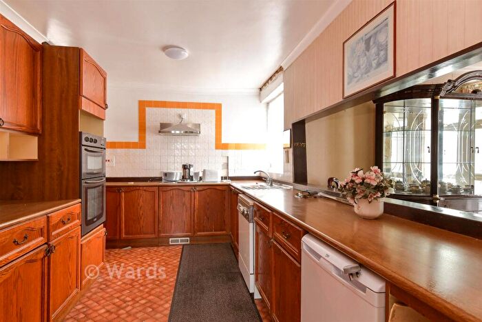3 Bedroom Detached Bungalow For Sale In Sylvan Road, Rainham, Gillingham, Kent, ME8