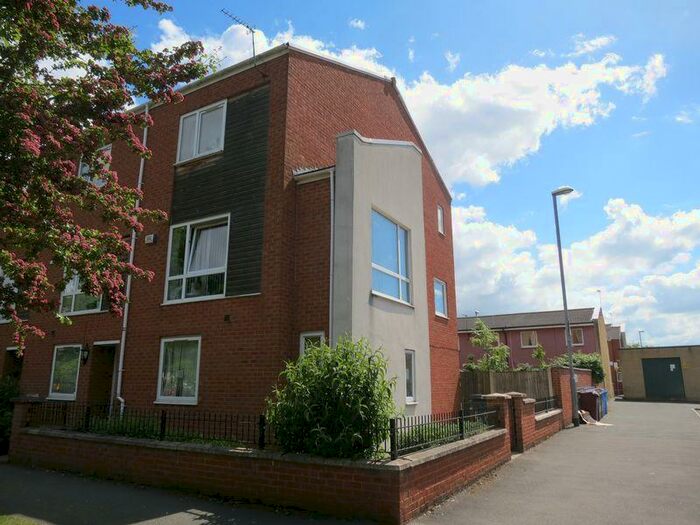 Houses for sale & to rent in M13 9UF, Daleford Square, Ardwick Manchester