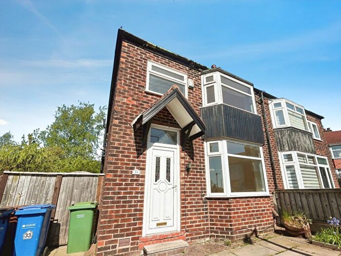 3 Bedroom Semi Detached House To Rent In Melling Avenue, Stockport, Greater Manchester, SK4