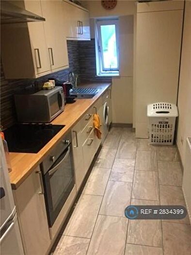 3 Bedroom Flat To Rent In Cardross St, Glasgow, G31