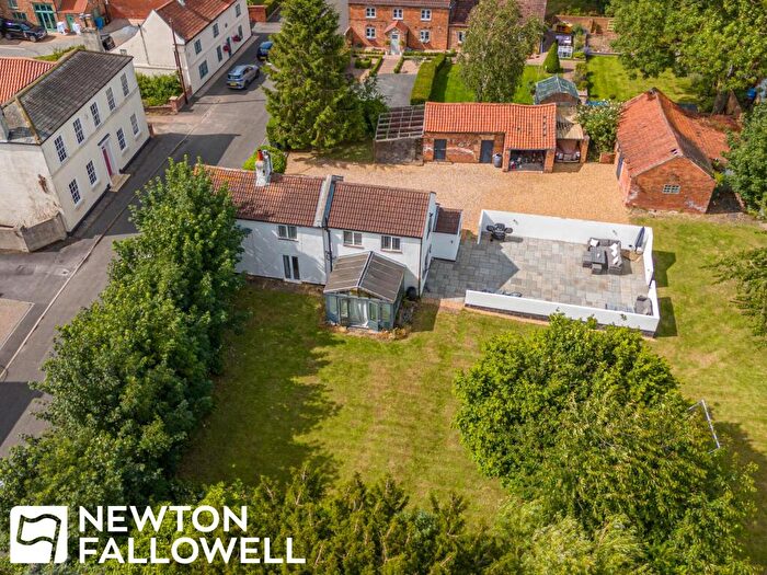 4 Bedroom Detached House For Sale In Bar Road North, Beckingham, DN10