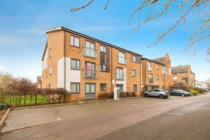 1 Bedroom Flat For Sale In Salisbury Road, Dartford, Kent, DA2