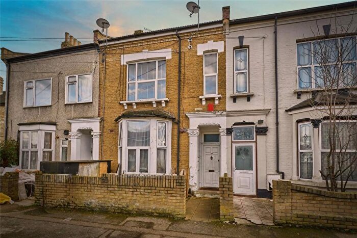 2 Bedroom Flat For Sale In Howards Road, London, E13