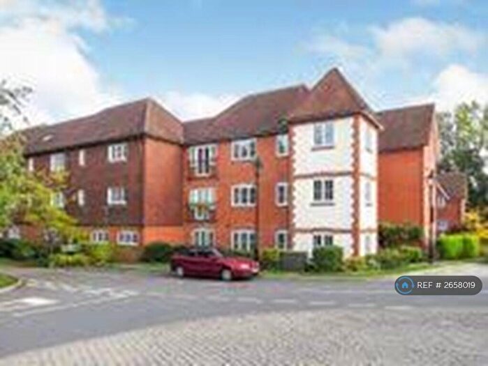 2 Bedroom Flat To Rent In Lower Village, Haywards Heath, RH16