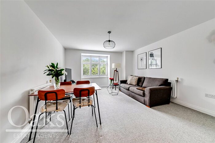 2 Bedroom Flat For Sale In Chalfont Road, South Norwood, SE25