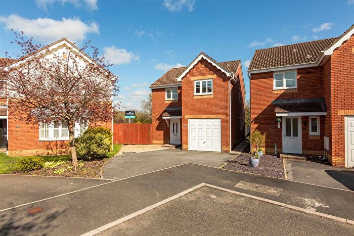 3 Bedroom Detached House For Sale In Pant Bryn Isaf, Llwynhendy, Llanelli, SA14