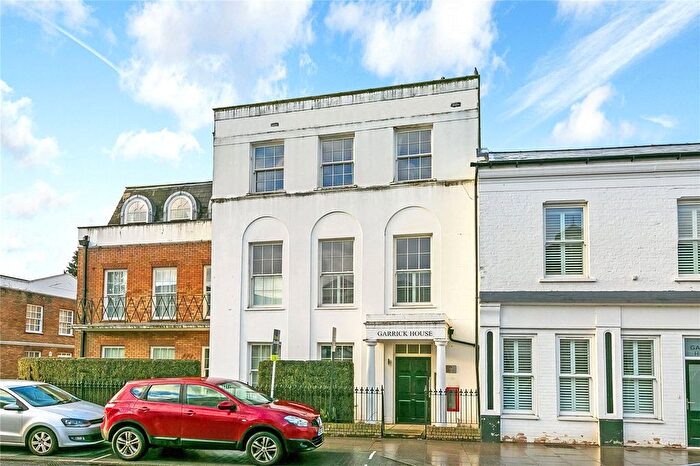 2 Bedroom Flat To Rent In Garrick House, Hampton Hill, TW12