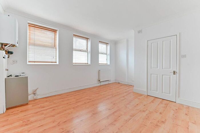 1 Bedroom Flat For Sale In Croham Road, South Croydon, CR2