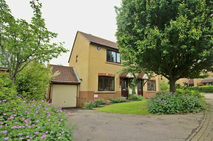 3 Bedroom Semi-Detached House To Rent In Lamberhurst Grove, Kents Hill, Milton Keynes, MK7