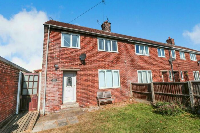 3 Bedroom Semi-Detached House To Rent In Green Arbour Road, Thurcroft, Rotherham, S66