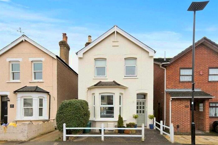 3 Bedroom Detached House To Rent In Fruen Road, Feltham, TW14