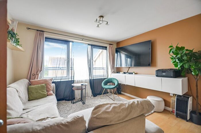 2 Bedroom Flat For Sale In Merbury Road, London, SE28