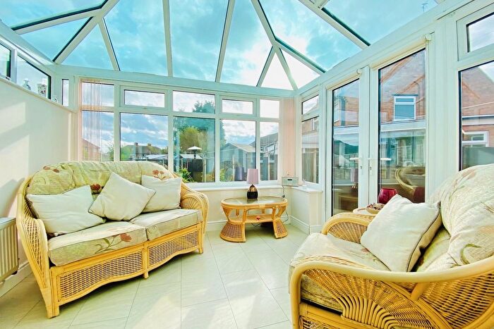 3 Bedroom Semi-Detached House For Sale In Mostyn Avenue, Syston, LE7
