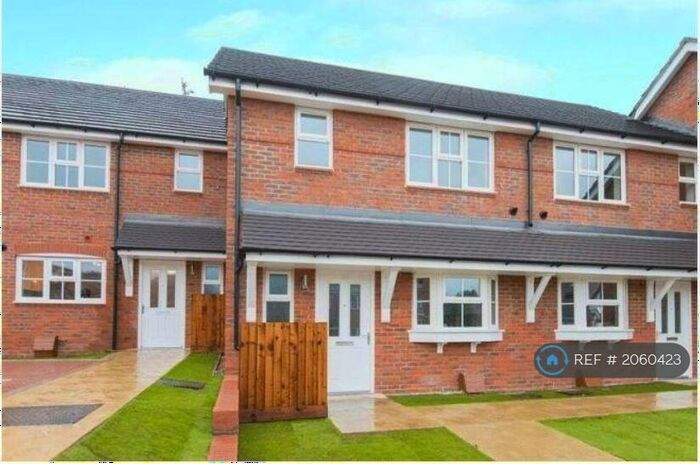 3 Bedroom Semi-Detached House To Rent In Ash Grove, Chesham, HP5