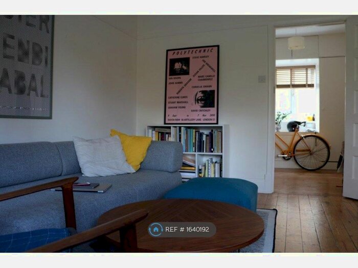 2 Bedroom Flat To Rent In Parklands, London, SE22