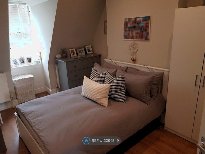 1 Bedroom Flat To Rent In Crouch End Hill, London, N8
