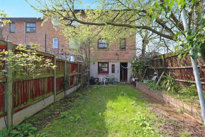 5 Bedroom End Of Terrace House To Rent In Sunderland Road, London, SE23