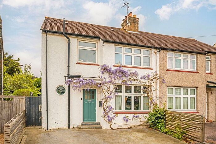4 Bedroom Detached House For Sale In Hill Crescent, Surbiton, KT5