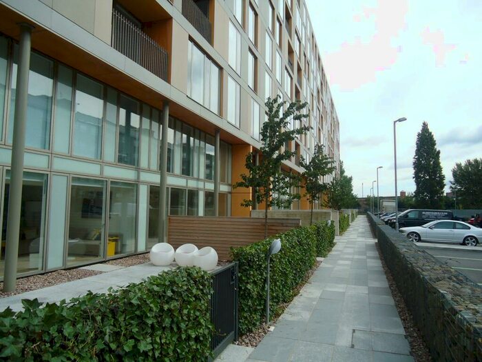 1 Bedroom Flat To Rent In Saxton, The Avenue, Leeds, West Yorkshire, LS9