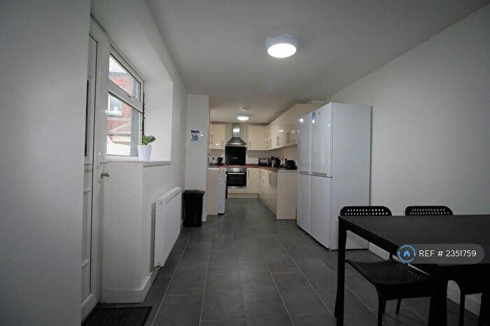 6 Bedroom Terraced House To Rent In Hannan Road, Liverpool, L6