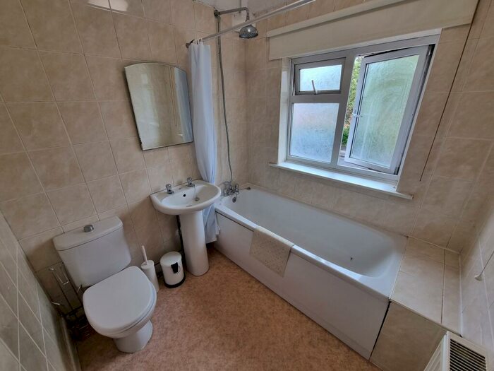 5 Bedroom Semi-Detached House To Rent In Alexandra Road, Leamington Spa, CV31