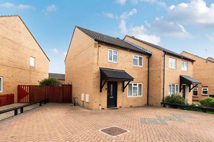 3 Bedroom Semi-Detached House For Sale In Green Hill, Oxford, OX4