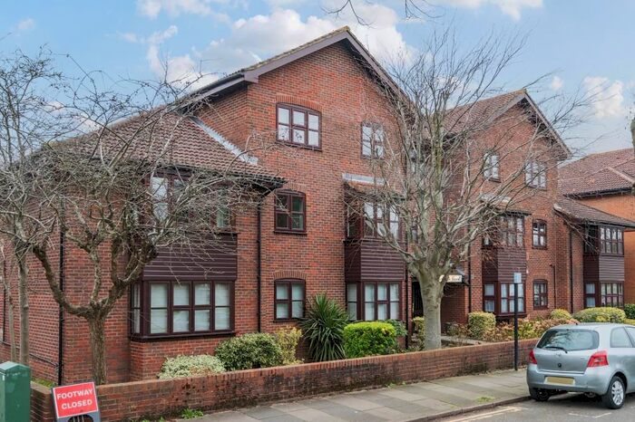 2 Bedroom Flat To Rent In Stanmore, Harrow, HA7