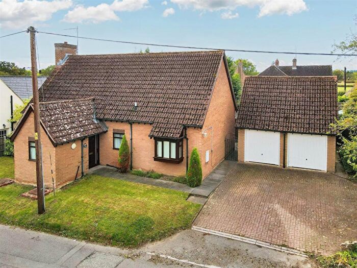 2 Bedroom Detached Bungalow To Rent In Northampton Road, Yardley Hastings, NN7