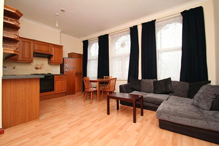 2 Bedroom Flat To Rent In Highbury Park, London, N5