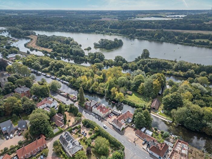 4 Bedroom Link Detached House For Sale In Yarmouth Road, Thorpe St. Andrew, Norwich, NR7