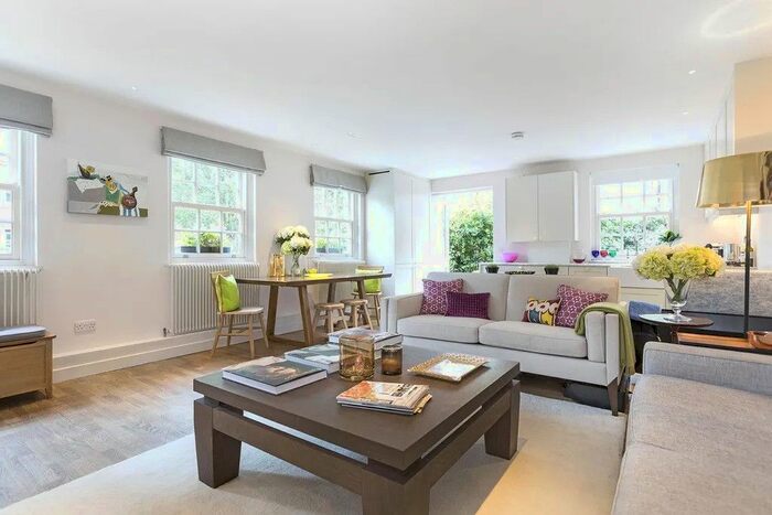 2 Bedroom Flat To Rent In Long Lane, London, SE1