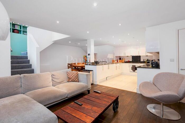 2 Bedroom Flat To Rent In Lambolle Place, London, NW3