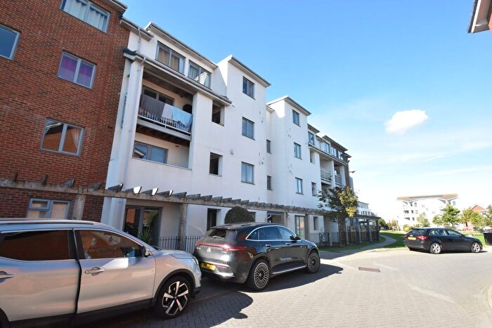 2 Bedroom Flat To Rent In Billington Grove, Willesborough, Ashford, TN24