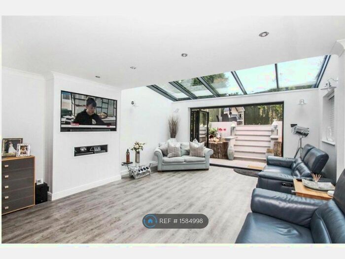 4 Bedroom Detached House To Rent In Redwing Road, Chatham, ME5