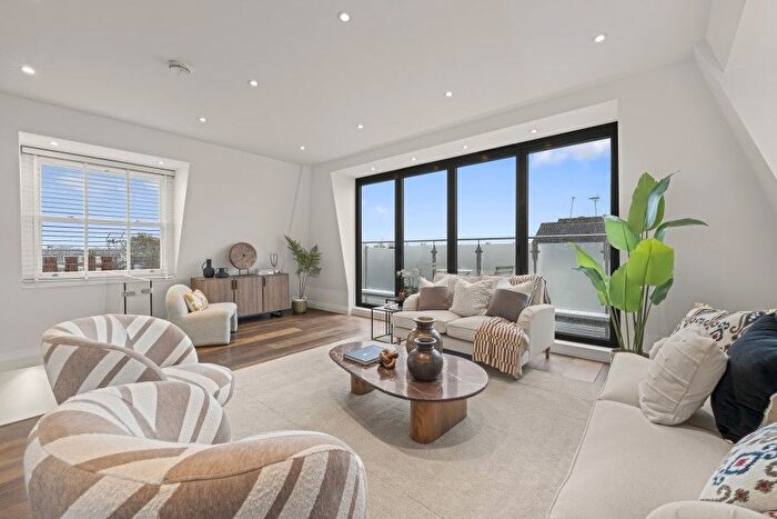 4 Bedroom Flat For Sale In Waldemar Avenue, Fulham, SW6