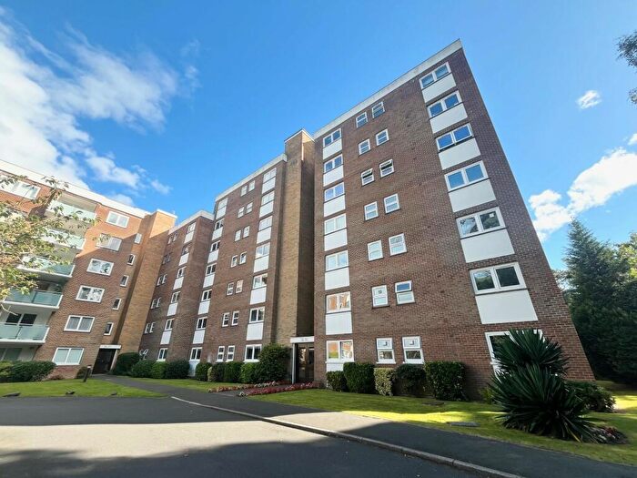 2 Bedroom Flat To Rent In The Avenue, Branksome Park, BH13