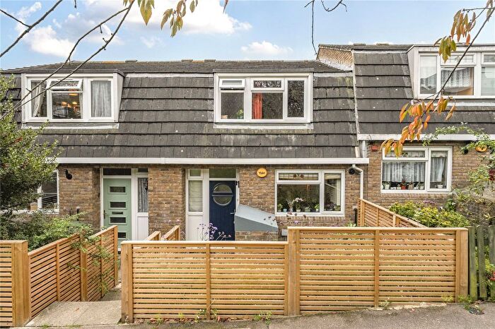 3 Bedroom Terraced House For Sale In Bradford Close, Sydenha, London, SE26