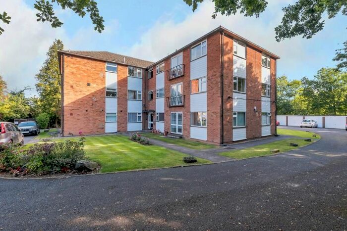 2 Bedroom Flat To Rent In Hertford End Court, Sandy Lodge Way, Northwood, HA6